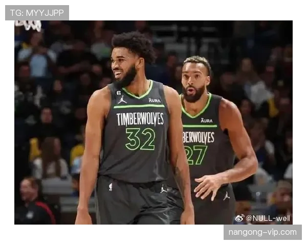 唐斯挡拆拉开空间效率明显优于队友爱德华兹