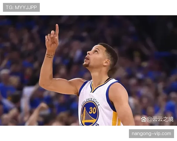 威金斯无球跑动为库里拉开空间提升投篮效率